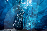 FEATURE - Island: Strahlend blaue Grotten des Vatnajökull Gletschers
