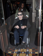EXKLUSIV - Shane MacGowan im Rollstuhl an der U2 After Party 