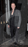 EXKLUSIV - Shane MacGowan im Rollstuhl an der U2 After Party 
