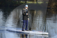 PEOPLE - Helge Schneider beim Stand-Up Paddling in Mülheim 