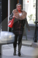 PEOPLE - Kerry Katona bei Dreharbeiten in London