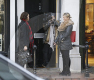 PEOPLE - Kerry Katona bei Dreharbeiten in London