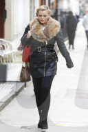 PEOPLE - Kerry Katona bei Dreharbeiten in London