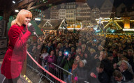 PEOPLE - Unser Schätzchen Francine Jordi eröffnet den Weihnachtsmarkt in Frankfurt