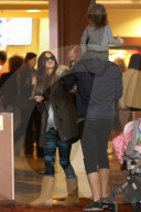 EXKLUSIV -  Megan Fox und Brian Austin Green gehen mit Noah ins Kino