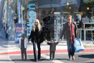 PEOPLE - Rachel Zoe mit ihren 3 'Boys' unterwegs'
