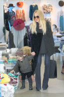 PEOPLE - Rachel Zoe mit ihren 3 'Boys' unterwegs'