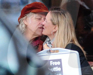 EXKLUSIV - Bob Geldof mit einer 'Mystery Blonde' in Chelsea