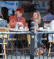 EXKLUSIV - Bob Geldof mit einer 'Mystery Blonde' in Chelsea