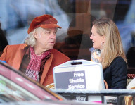 EXKLUSIV - Bob Geldof mit einer 'Mystery Blonde' in Chelsea