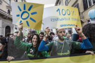 NEWS - Protestmarsch in Rom gegen den Klimagipfel