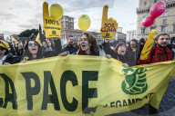 NEWS - Protestmarsch in Rom gegen den Klimagipfel