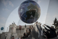 NEWS - Protestmarsch in Rom gegen den Klimagipfel