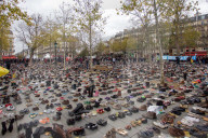 NEWS - Tausend Schuhe gegen die Klimaerwärmung