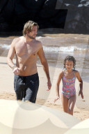 EXKLUSIV - Gabriel Aubry mit Nahla am Beach auf Hawaii