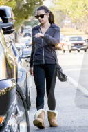 PEOPLE - Lea Michele in Brentwood unterwegs