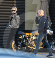 EXKLUSIV - Rosie Huntington-Whiteley geht mit Jason Statham ins Nobu