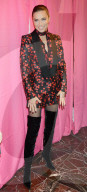 PEOPLE - Adriana Lima mit ihrem Victoria's Secret Engel bei Madame Tussauds 