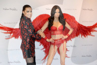 PEOPLE - Adriana Lima mit ihrem Victoria's Secret Engel bei Madame Tussauds 