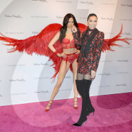 PEOPLE - Adriana Lima mit ihrem Victoria's Secret Engel bei Madame Tussauds 