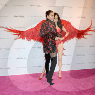 PEOPLE - Adriana Lima mit ihrem Victoria's Secret Engel bei Madame Tussauds 
