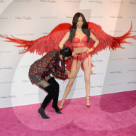 PEOPLE - Adriana Lima mit ihrem Victoria's Secret Engel bei Madame Tussauds 