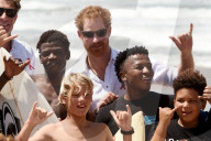 PEOPLE - Prinz Harry mit 'Surfers Not Street Children' am Beach von Durban