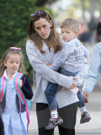 PEOPLE - Jennifer Garner ungeschminkt mit ihren Kindern unterwegs