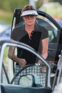 EXKLUSIV - Caitlyn Jenner zeigt ihre Beine nach dem Golfen