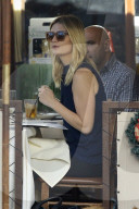 PEOPLE - Mischa Barton unterwegs in Beverly Hills