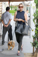 PEOPLE - Mischa Barton unterwegs in Beverly Hills