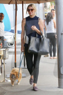 PEOPLE - Mischa Barton unterwegs in Beverly Hills