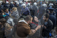 NEWS - Flüchtlingskrise: Dramatische Szenen an der griechisch-mazedonischen Grenze