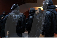 NEWS - Frankreich: Spezialeinheit "RAID" im Training