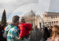 NEWS - Rom: Der Papst öffnet die heilige Pforte