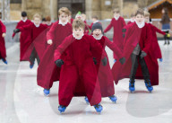 FEATURE - Chorknaben beim Schlittschuhlaufen in Winchester