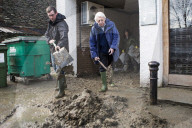 NEWS - Zwei Tote bei Hochwasser in Grossbritannien