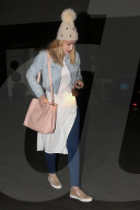 PEOPLE - Iggy Azalea verlässt das 'Skin Care Center' mit Schürze