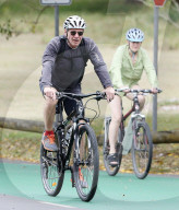 PEOPLE - Harrison Ford mit dem Velo in Sydney unterwegs