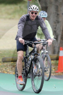 PEOPLE - Harrison Ford mit dem Velo in Sydney unterwegs