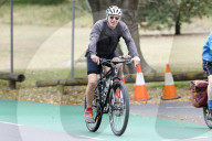 PEOPLE - Harrison Ford mit dem Velo in Sydney unterwegs