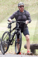PEOPLE - Harrison Ford mit dem Velo in Sydney unterwegs