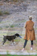EXKLUSIV - Keine Hemmungen! Kate Upton's Hund lässt sich beim 'grossen Geschäft' ablichten