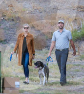 EXKLUSIV - Keine Hemmungen! Kate Upton's Hund lässt sich beim 'grossen Geschäft' ablichten