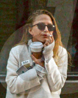 EXKLUSIV - Mary-Kate Olsen erstmals als Madame Sarkozy fotografiert