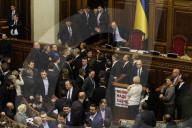 NEWS - Kiev: Rauferei im ukrainischen Parlament
