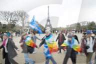 NEWS - Paris: Greenpeace-Aktion am Triumphbogen