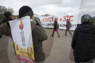 NEWS - Paris: Greenpeace-Aktion am Triumphbogen