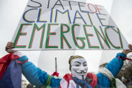 NEWS - Paris: Greenpeace-Aktion am Triumphbogen