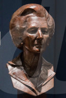 PEOPLE - Margaret Thatcher Auktion bei Christies in London